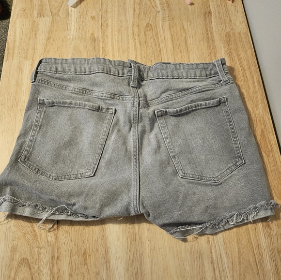Grey Old Navy Shorts size 14 - Picture 5 of 5